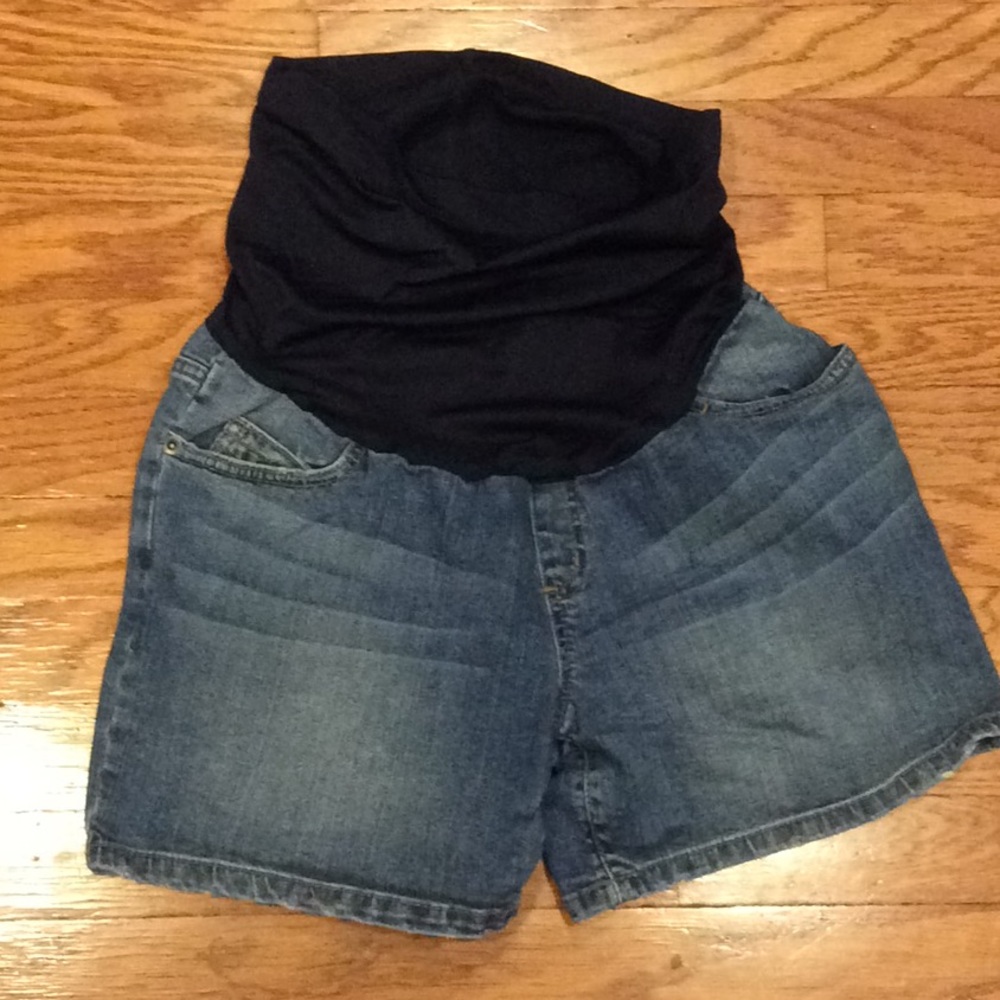 Liz Lange Maternity Shorts